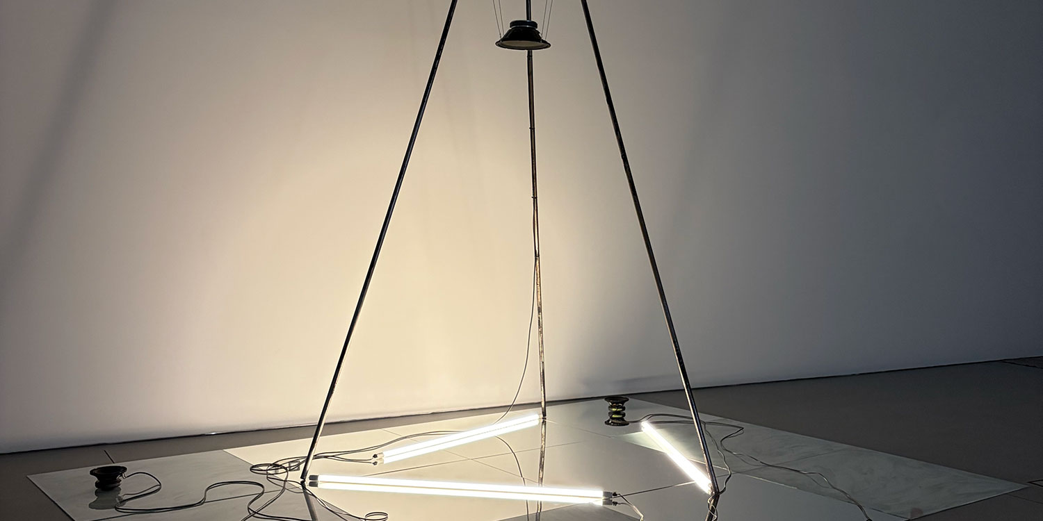 Detail of the installation VVV (Zero)